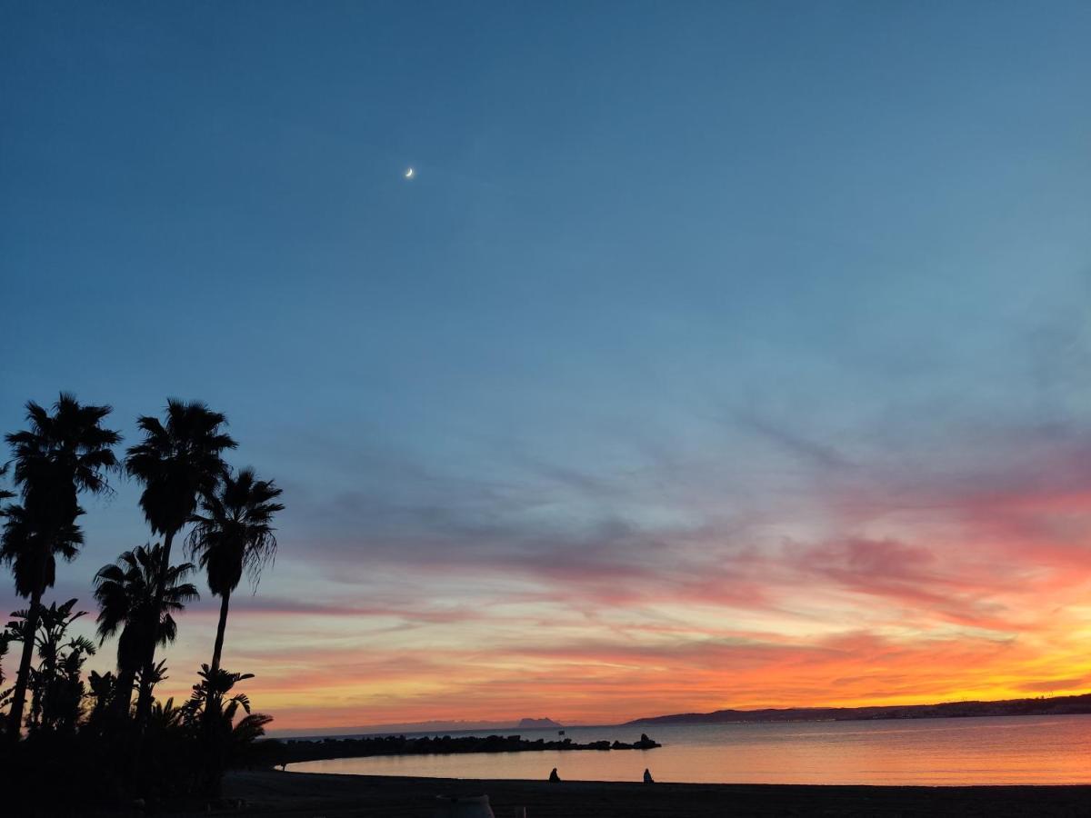 Front Sea View Penthouse Apartment Estepona Bagian luar foto