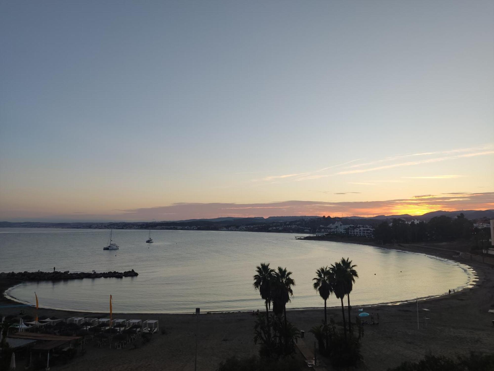 Front Sea View Penthouse Apartment Estepona Bagian luar foto