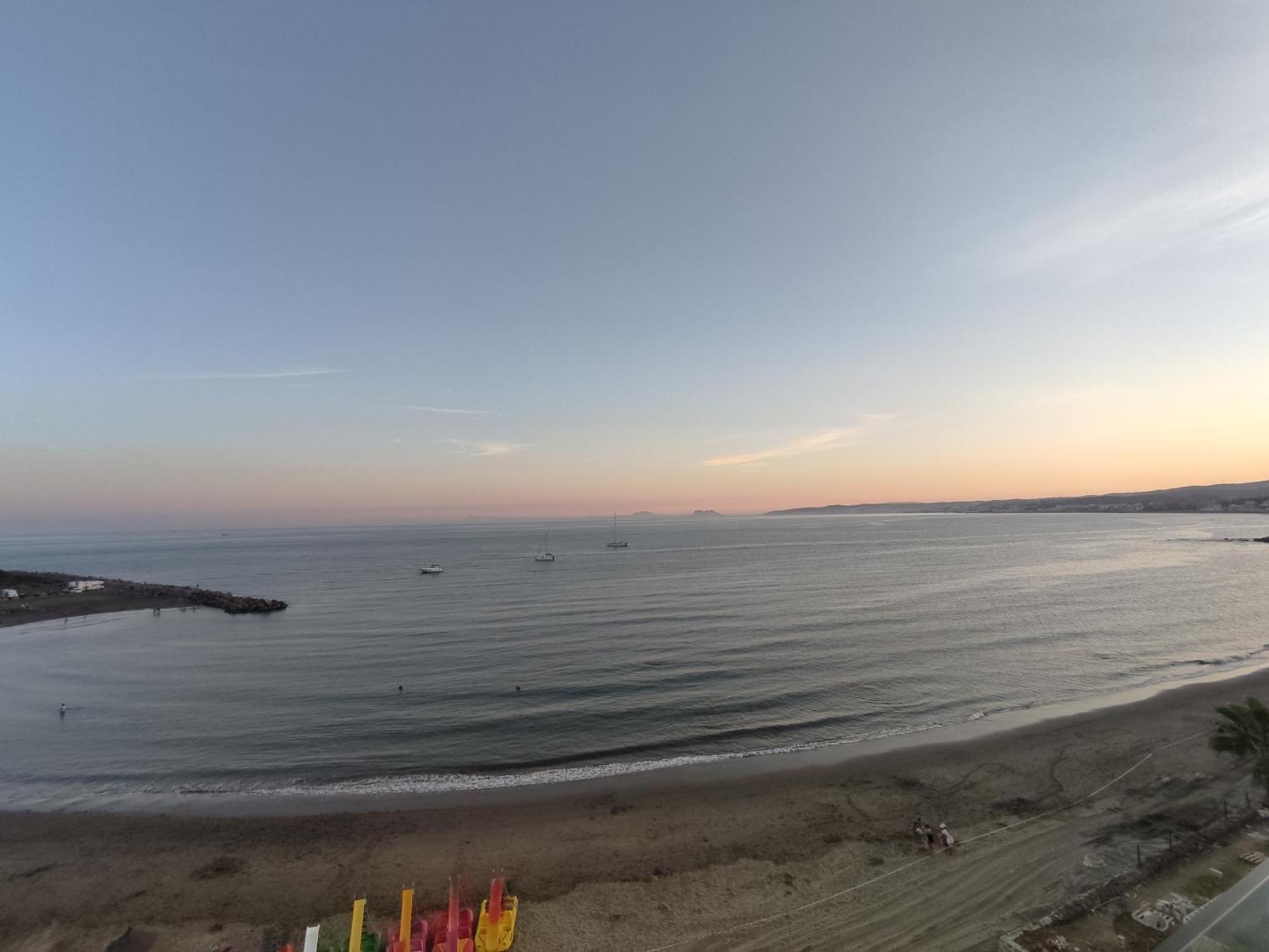 Front Sea View Penthouse Apartment Estepona Bagian luar foto