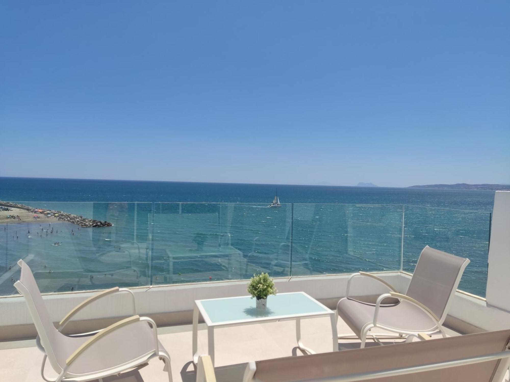 Front Sea View Penthouse Apartment Estepona Bagian luar foto